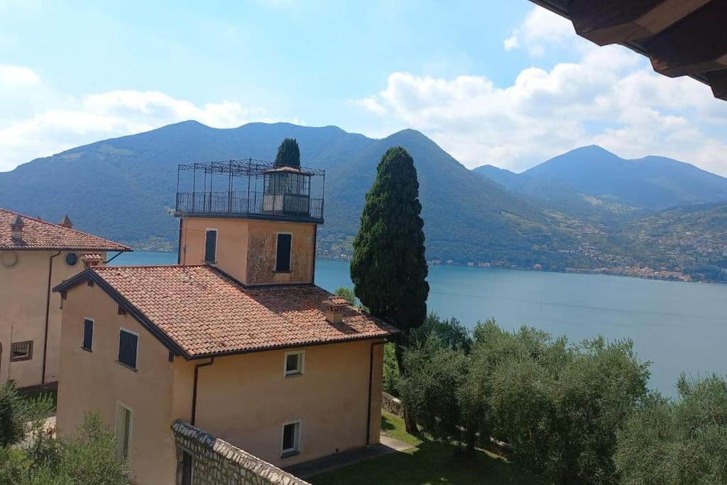 La Corte Del Cigno Monte Isola Buitenkant foto