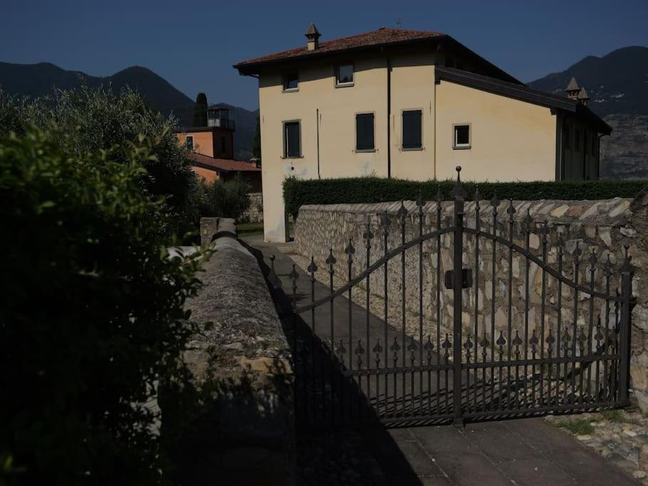La Corte Del Cigno Monte Isola Buitenkant foto